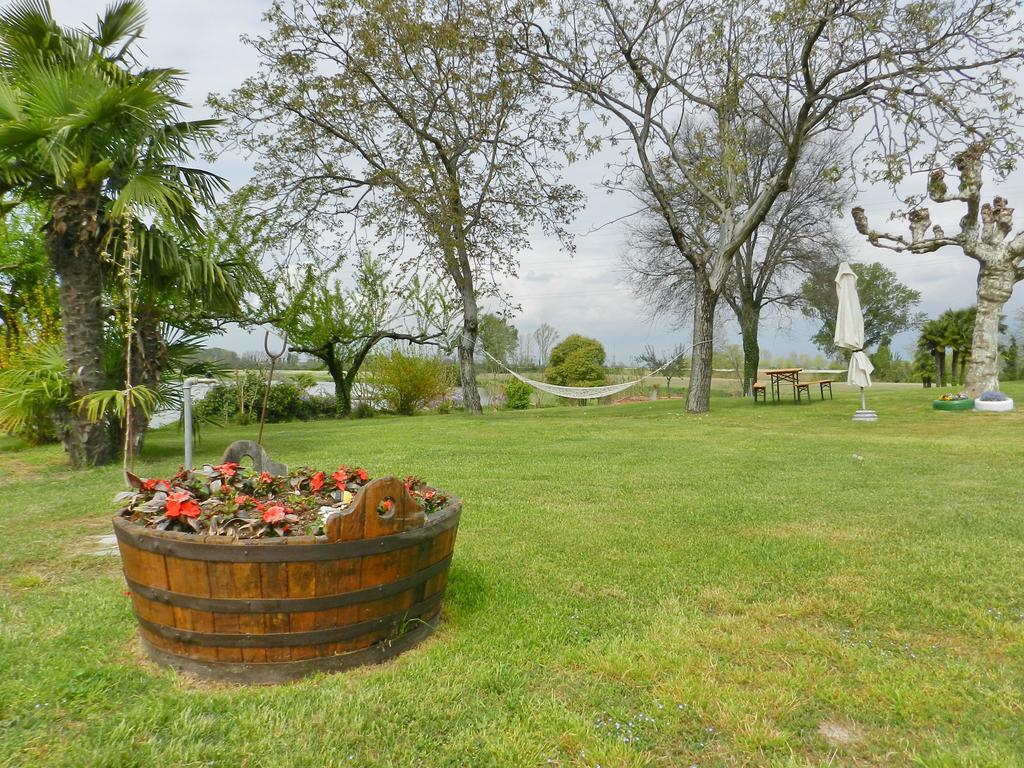 Agriturismo Zio Michele Hotell Isola Della Scala Eksteriør bilde